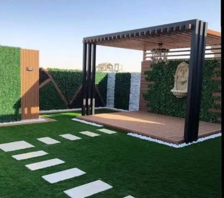 السواتر الخشبية والحديدية